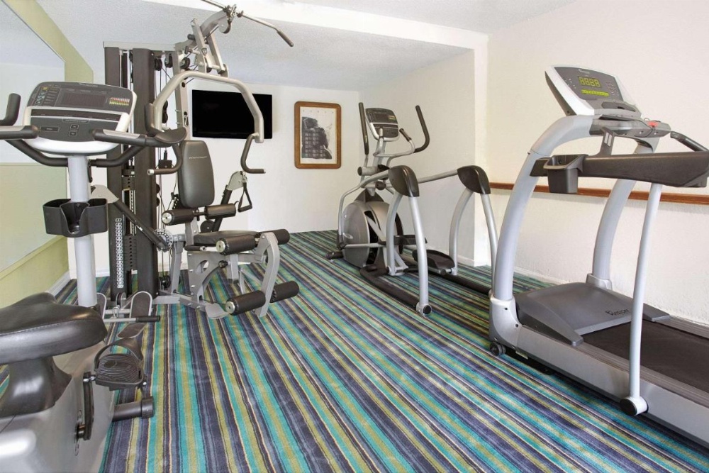 Ramada by Wyndham Fort Lauderdale Airport/Cruise Port Image 11